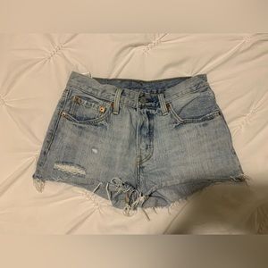 501 LEVI’S DEINUM SHORTS